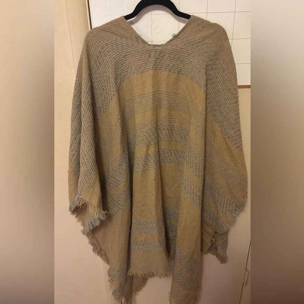 Kenneth Cole Beige and Gray Woven Open-Front Poncho - Picture 3 of 3